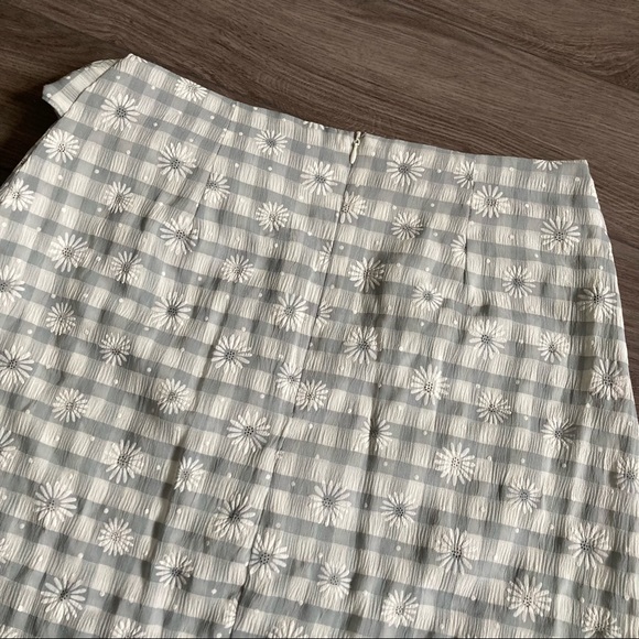 SHEIN Daisy Floral Plaid Tie Front Wrap Skirt - Picture 7 of 8